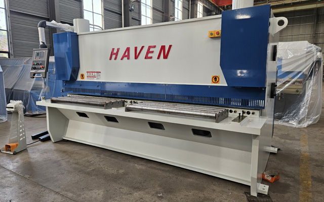 Hydraulic Guillotine Shearing Machine