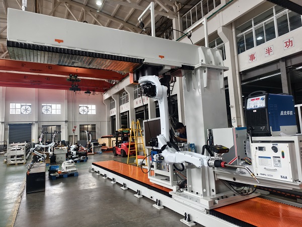 Custom Welding Robots: Solutions for Unique Manufacturing Challenges