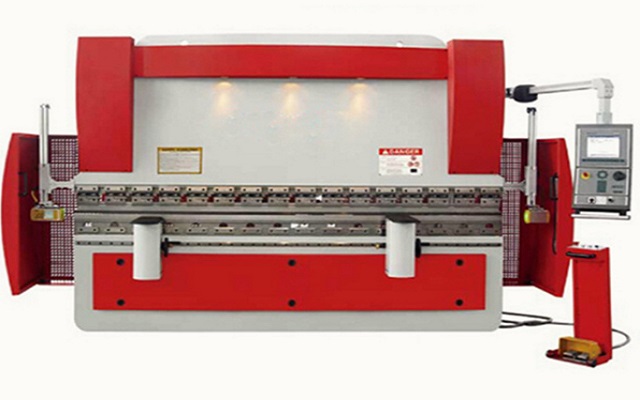 Operation Warnings: Hydraulic Press Brake Machine