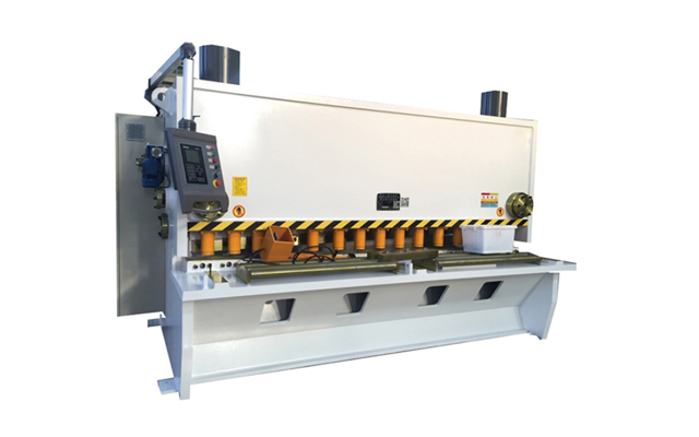 What Are the Benefits of a Hydraulic Shearing Machine?